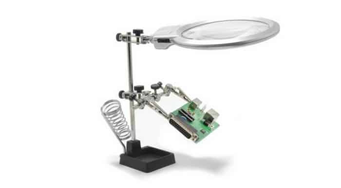 Третя рука для паяння: що це таке і де використовується