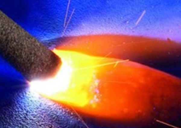 Яка витримувати відстань між електродом та металом