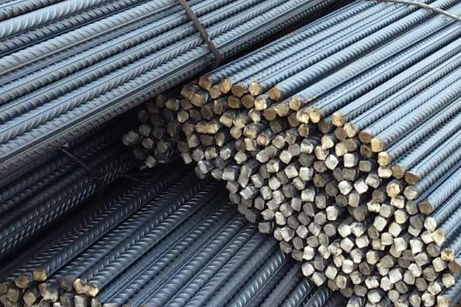 Арматура діаметром 14 мм.