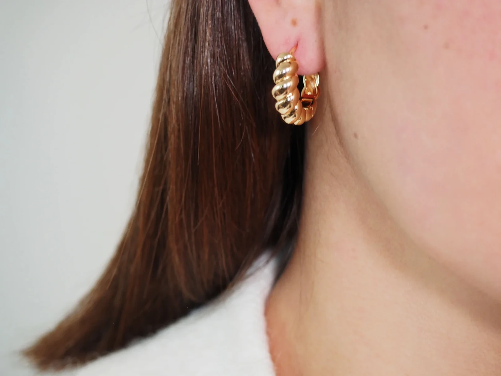 золотий виріб - сережка